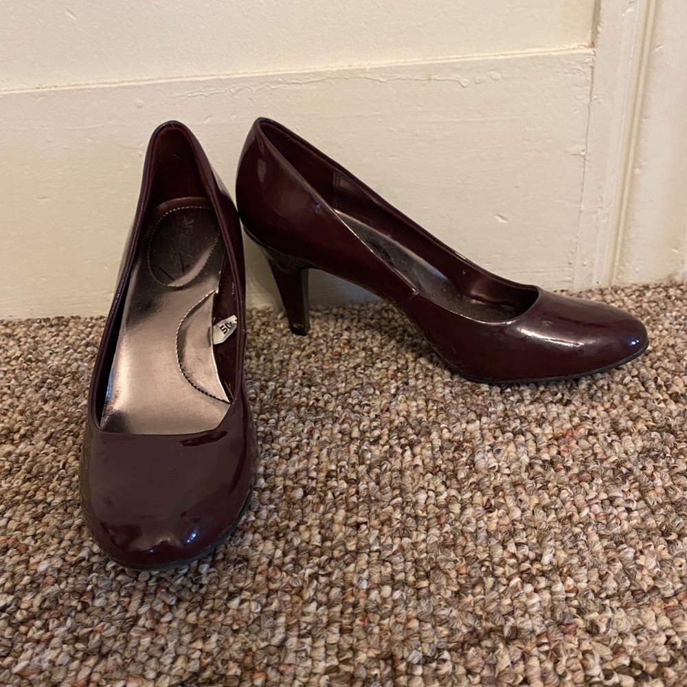 Merona Maroon Heels - Picture 1 of 4